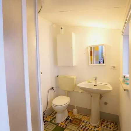 Lovely & Charming 1br- 7 Min Walk By The Duomo Διαμέρισμα *